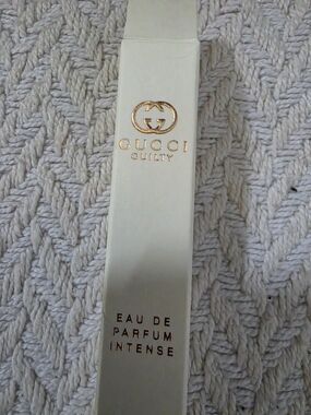 Gucci Guilty Eau de Parfum Intense - Cream & Gold Box